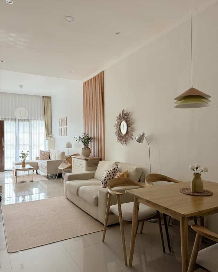 Ruang amanku 🤍

#InspirasiRumahku #SofaMinimalis #ClassicCarpets #KarpetPolos #MejaMakanMinimalis #MejaMakanKayuJati #WallPanel #KursiRotan #LampuMejaMakan