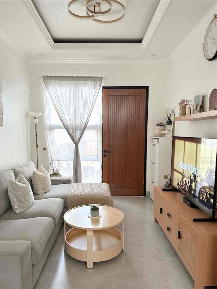 Ruang Tamu 🛋️

#MyHouseInspiration
#SofaMinimalis
#SofaKivik
#BuffetMinimalis
#LivingroomMinimalis
#Homedecor
#InspirasiLivingRoom