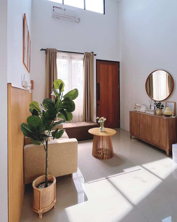 Japandi Style

Rumapertama bertema japandi rumah yang bernuansa wood dan white 🤍 

Memilih rumah dengan konsep japandi karna lebih kekinian, modern, dan minimalis. Desainnya yang unik sehingga lebih banyak disukai oleh pasangan muda.

#Livingroom #ruangkeluarga #sofaminimalis #mejabuffet #cerminbulat #potbungarotan #japandi #scandinavian #rumahjapandi #rumahscandinavian