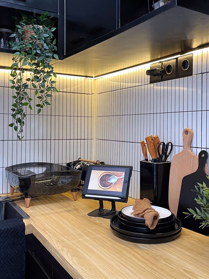 short form carousel card thumbnail