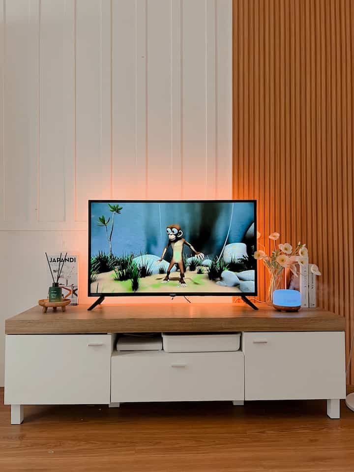 Korean-Japandi Style
meski fasad kami tidak menunjukkan rumah korean-japandi style,
tapi di dalamnya semua furniture memiliki unsur kayu yang identik dengan dekorasi ala Japandi Style.
beberapa dekorasi juga terinspirasi dari homeliving orang Korea atau Jepang, jadi kami menyebutnya Korean-Japandi Style untuk keseluruhan rumah ini.



#JapandiStyle
#KoreanStyle
#Japandi
#RumahJapandi
#RumahKorea
#LantaiVinyl
#RakKayu
#FurniturKayu