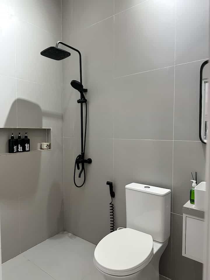 Postingan angkahouse