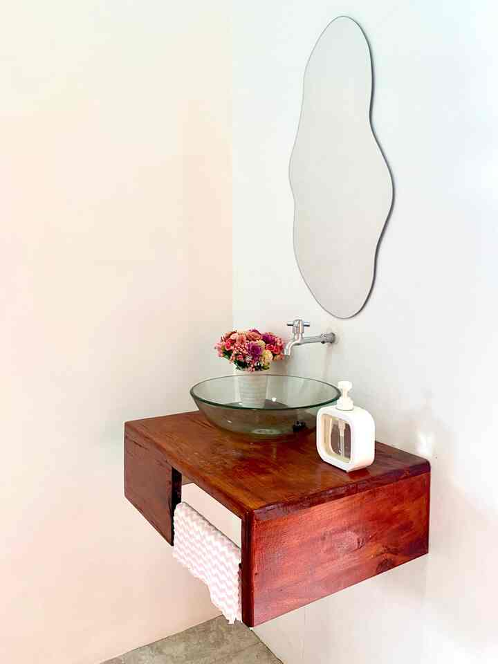 One thing that surprised me when I went to the furniture store was the price of the sink😂
It turned out to be that expensive, so I just made a low budget one, the result was like the photo above with a budget of less than 1 million🤗
#sink
#woodensink
#roundsink
#minimalistsink
#SinkInspiration
