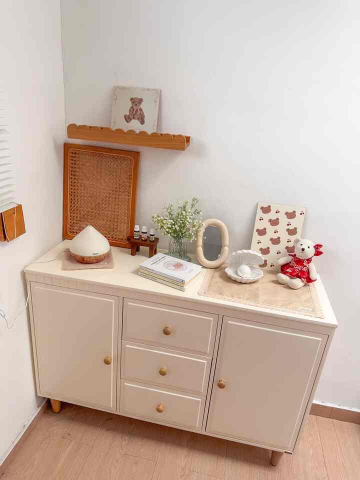 Pojokkan yg aku suka dimana ada diffusernya untuk nyalain wewangian diruangan 😆


#livingroom #corner #minicorner #ruangtamu #pojokkanruang #rumahminimalist #studioroom #apartmentstudio #pojokkanrumah #ruangtamutanpatv 