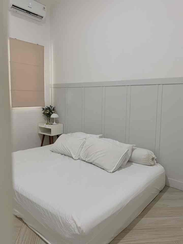 Reset kamar tidur ✨

#homedecor #minimalisbedroom #inspirasikamar #dekorasikamar #bedroominspo #bedroomdecor #interiorkamar
