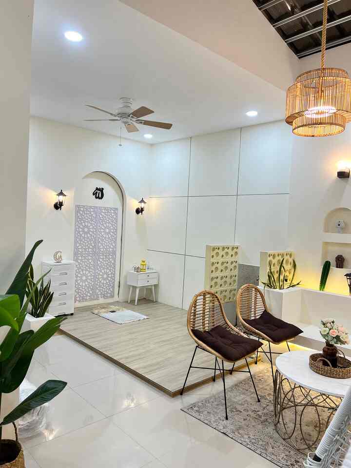 Musholla dirumah ini berkonsep minimalis dengan ukurannya 2 x 2,5meter. Dengan tempat wudhu berada diarea musholla ukuran 1 x 1 meter. 
#musholla #mushollaminimalis #inspirasimusholla #musholladalamrumah #granit #mihrab #mishahome #designmusholla 