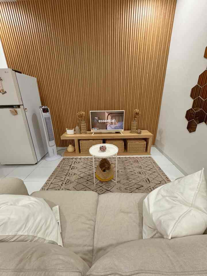 Ruang tamu jadi tempat favorite kumpul keluarga 🥰

#KarpetEstetik #BuffetTv #MejaBaki #Wallpanel #BoxRotan #MejaKayu #LampuGantung #RumahJapandi #RumahOpenSpace