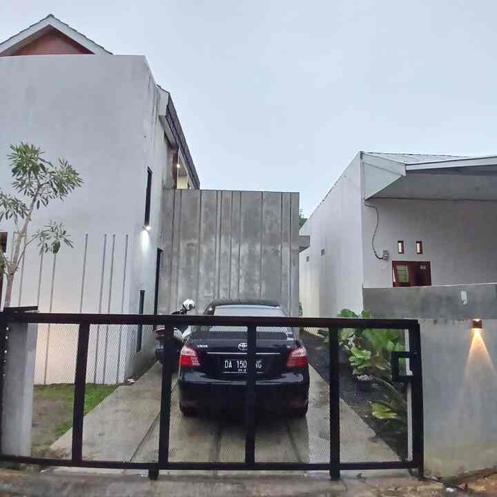 Area taman dan garasi 🫶
#garasiindustrial #dekorasitaman #tropicalgarden #tamanindustrial #eksteriorindustrial #industrialhouse #lamputaman 