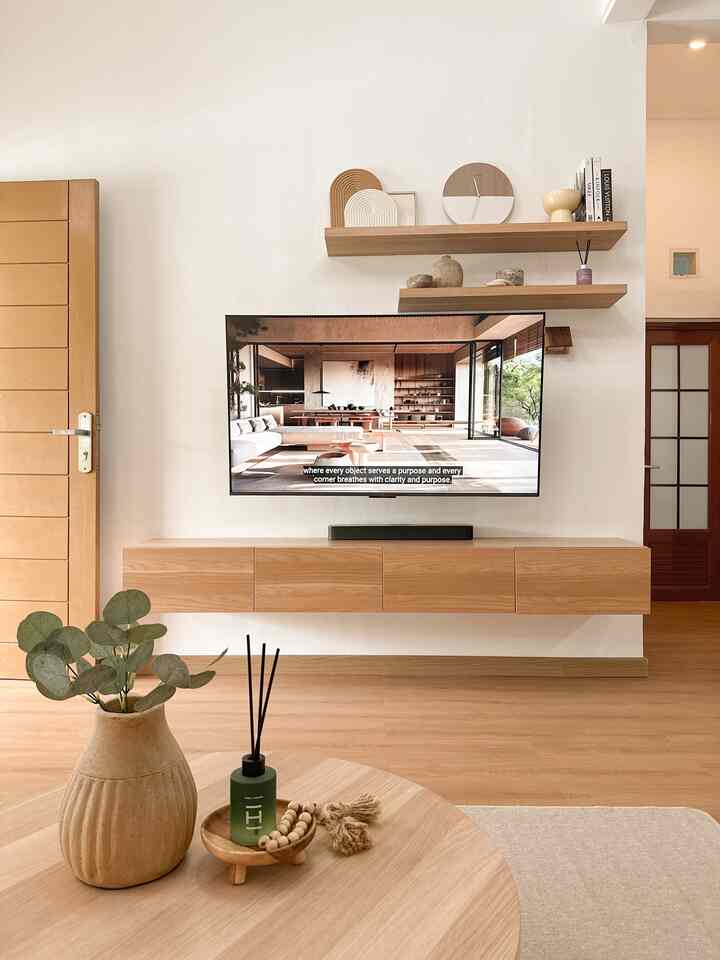 Ruangan serbaguna, bisa jadi tempat untuk bersantai menonton tv ataupun tempat untuk menerima tamu. 



#LivingRoom
#DekorasiLivingRoom
#MejaTv
#CoffeeTable
#VinylFlooring
#SofaJapandi
#SofaLivingRoom
#RuangTv

#LivingRoomStyling
#InspirasiLivingRoom