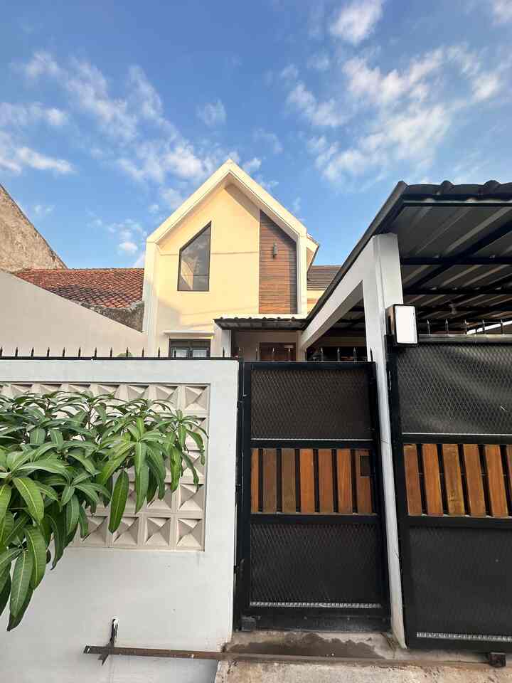 Inspirasi fasad ala scandinavian dengan sedikit sentuhan industrial📸

#inspirasifasad #fasadrumah #facadeinspo #rumahscandinavia #pagarkayu #rumahsatulantai #rumahsederhana #fasadsegitiga #rumahidahaman