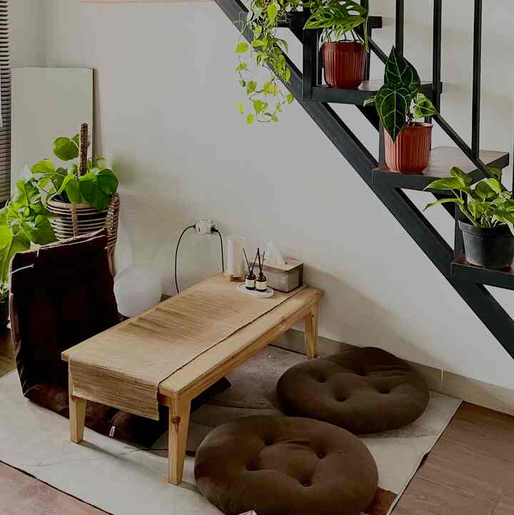 Ruang Tamu Rumah Moci yang sekaligus jadi tempat aku untuk wfh

Dengan memanfaatkan sisa ruang dibawah tangga, aku maksimalkan ruangan ini bisa berfungsi dengan maksimal

#BangkuLipat #RuangTamu #RuangTamuBawahTangga #JapandiHouse #ruangtamutanpatv 