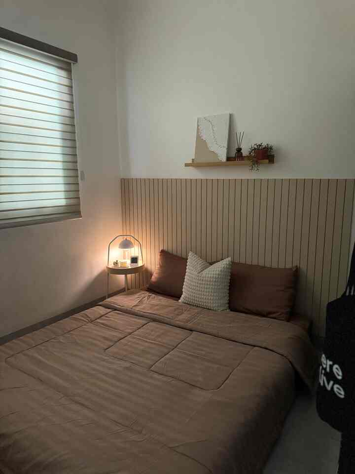 Bedroom Night Vibes 💫

Suasana kamar tidur makin cozy dengan adanya lampu warm.

#BedroomMinimalis
#StylingBedroom
#NightVibe 
#CozyBedroom
#KamarTidurMinimalis
#InspirasiKamarTidur
