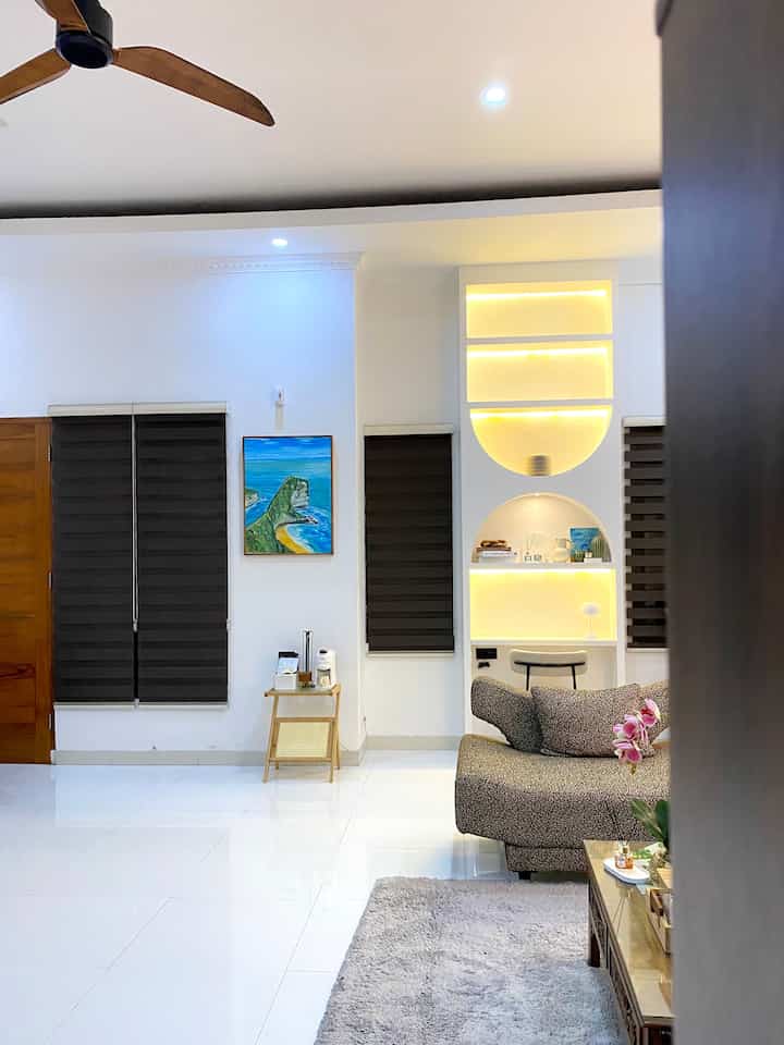 Living Room - Night Vibe 🌙

Pada area ini, penambahan Arch menjadi salah satu spot Favorite di Living Room.
Dengan penggunaan Led Strip, menambah pencahayaan sehingga membuat ruangan lebih warm. 

Saat malam hari menjelang beristirahat, lampu Living Room hanya mengandalkan standing Lamp sebagai pencahayaan sekaligus hemat penggunaan listrik.

Semoga Menginspirasi 🤍

#livingroom #SofaMinimalist #PlavonGrc #WarnaCatRumah #Cat #Arch #ArchDesign #CeillingFan #RumahOpenSpace #RumahTanpaSekat #NightVibe