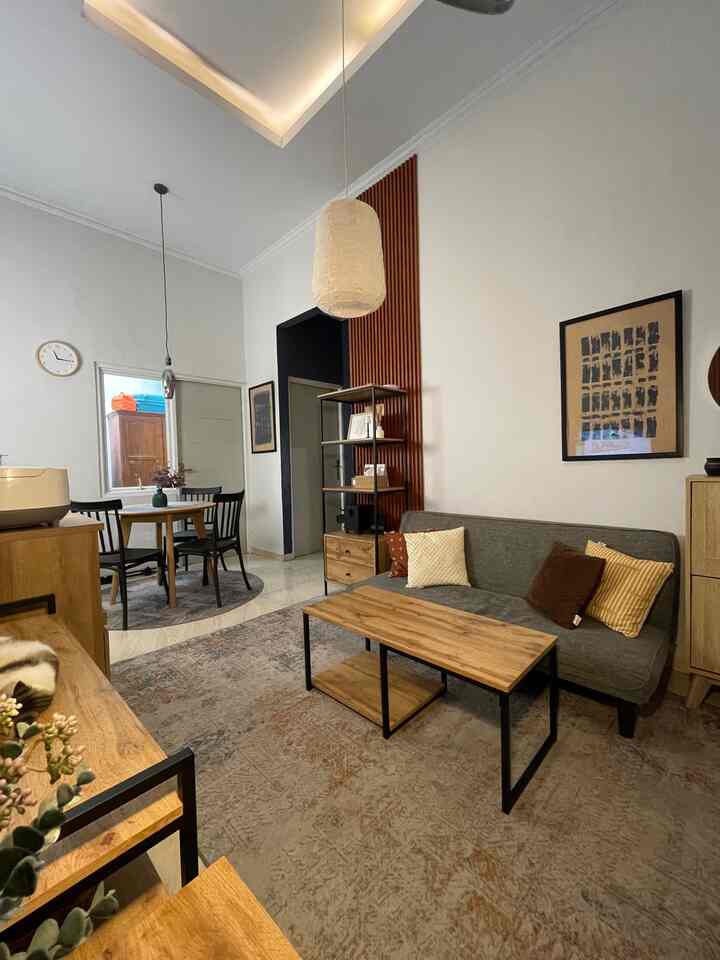 Memiliki rumah tanpa sekat bisa menjadi tantangan tersendiri dalam pemilihan furniture dan proses penataannya, dengan mempersiapkan skala ukuran sebelum pembelian furniture ini dapat mangantisipasi ketidaksesuaian ukuran furniture sehingga tidak mengganggu mobilitas kami sehari-hari dirumah.

Pembelian furniture multifungsi juga sangan membantu agar ruangan tetap terasa fungsional dan nyaman. 

#RumahOpenSpace #RumahTanpaSekat #RumahMinimalist #IndustrialMinimalist #IndustrialJapandi #NeverTooSmall #FurnitureMultifungsi 