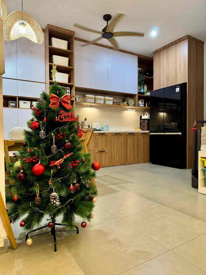 It’s the most wonderful time of the yeeear!! Bulan yg paling ditunggu tunggu sepanjang tahun 😍
#ChristmasHomeDecor #ChristmasVibe #ChristmasDecorInspo #HiasanRumahNatal #NatalDiRumah