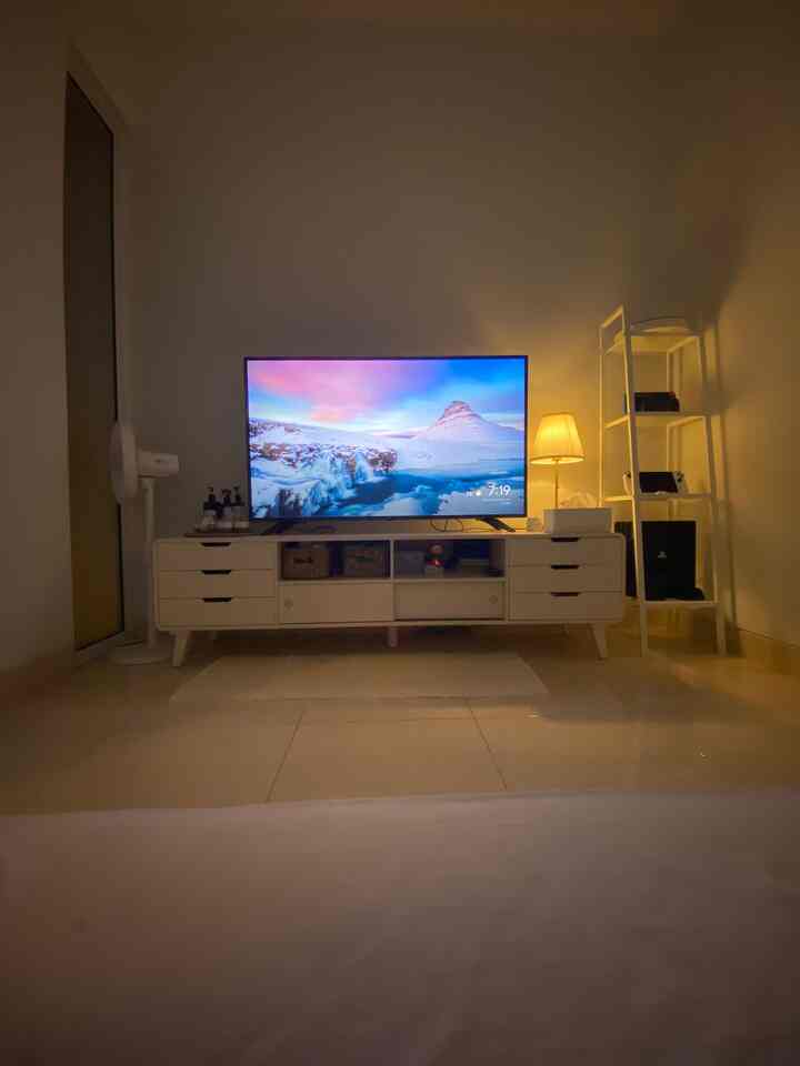 Ruangan paling privasi dirumah ini. Suasananya hangat dan juga nyaman karena ini tempat kami sekeluarga quality time dengan nonton seri drama atau bermain game. Kalau kalian ruanhan favorite nya dimana nih? 

#LivingRoom
#LivingRoomModern
#LivingRoomNightVibes
#NightVibe
#RumahOpenSpace
#RumahTanpaSekat