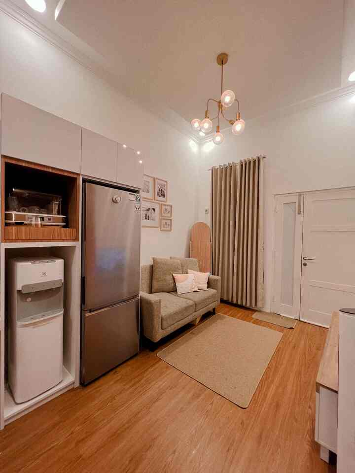 Small Living Room

sejauh ini kebutuhan akan living room lebih di utamakan untuk aktifitas keluarga saja krena jarang ada tamu hihi

#KitchenSet
#SofaMininalis
#LantaiVinyl
#RumahOpenSpace
#RumahTanpaSekat
#NightVibe 