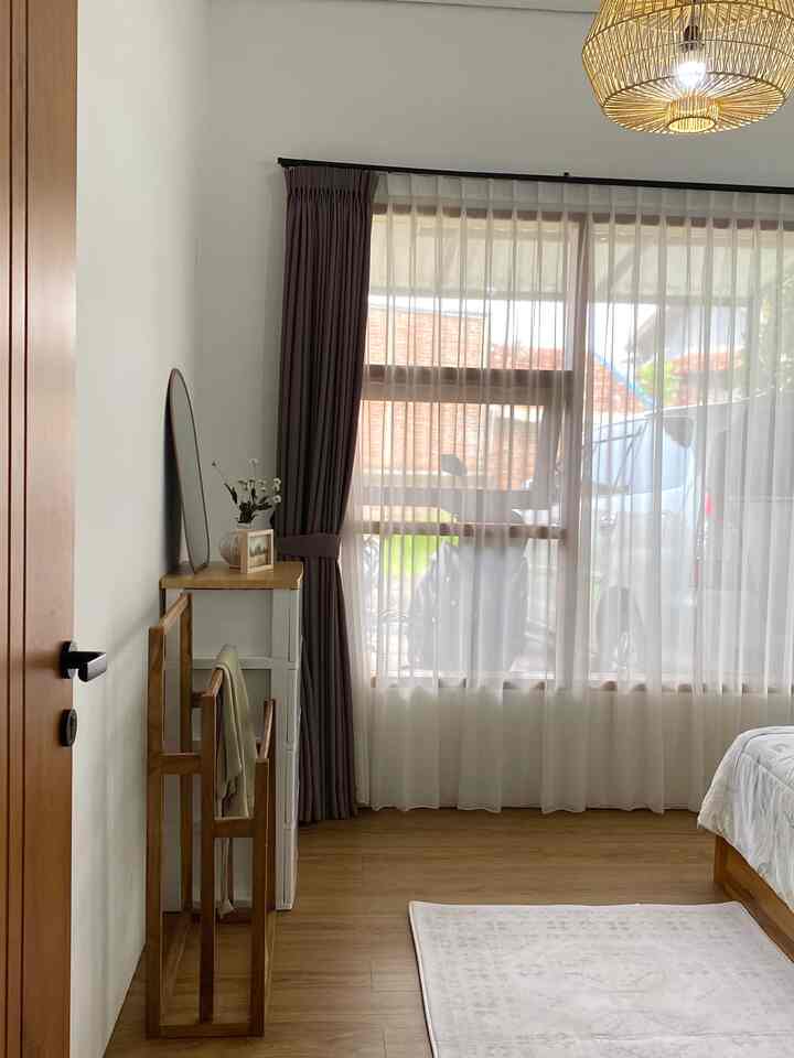 Punya kamar yang tidak terlalu besar, kita harus cermat dalam memilih furniture agar kamar tetap nyaman dan luas.
Tips memilih furniture untuk kamar kecil:
1. Utamakan Kegunaan
Untuk kamar yang kecil kita butuh furniture yang fungsional, dan tidak memakan tempat
2. Pilih tempat tidur multifungsi
Kita bisa memilih tempat tidur yang bagian bawahnya terdapat lemari penyimpanan
3. Bahan Material
Pilih furniture dengan bahan yang tahan lama, dan memiliki daya tahan yang kuat. 

#tempattidur
#tempattidurkayu
#kamartidur
#rakhandukkayu
#kamartidurmungil