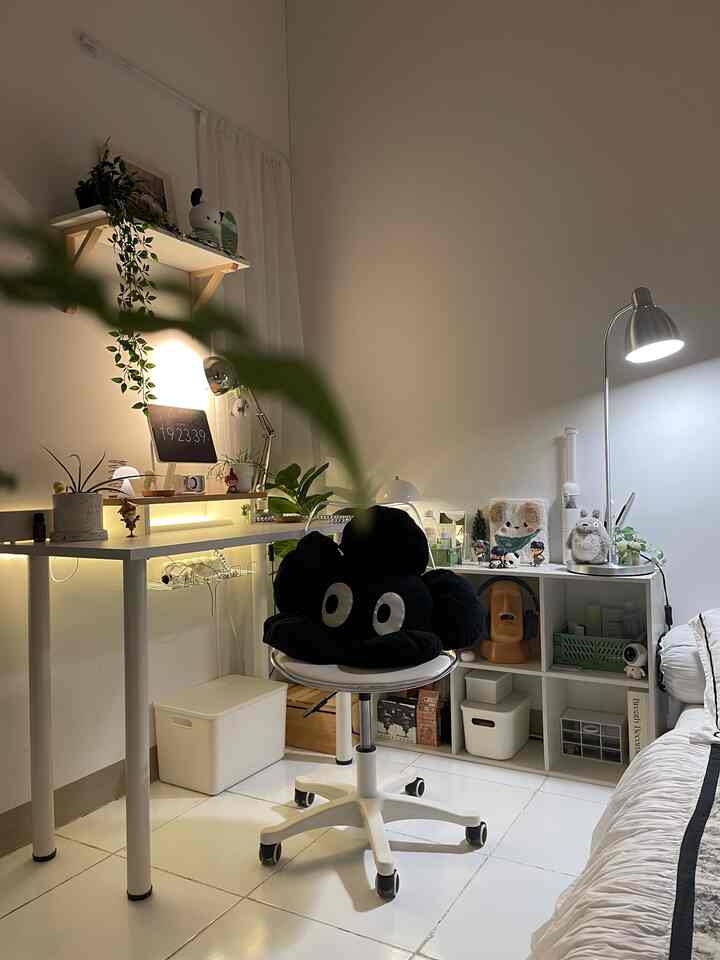 Corner terestetik, ternyaman, terproduktif 💚

#BedroomInspiration #Desksetup #DeskDecoration #mejaestetik #MyDreamDesk