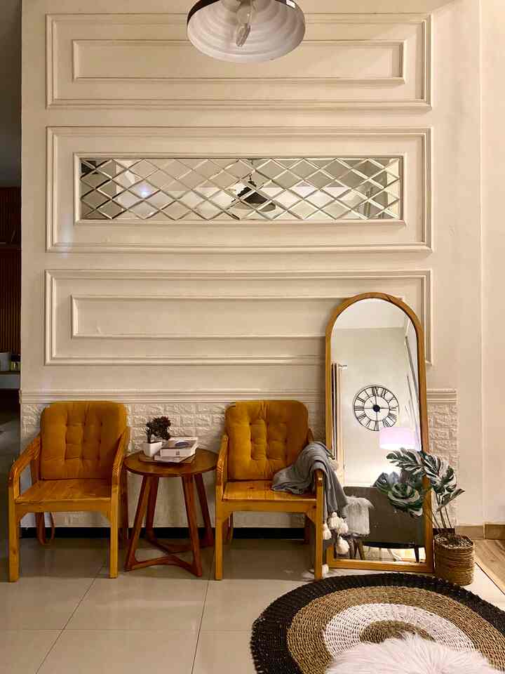 Foyer - gabung ruang tamu
Memanfaatkan sisi kanan dari ruang tamu untuk disulap seperti ini 🥰

#standingmirror #rugseagrass #foyer #inspirasirumah #ruangsantai #artificialplant 