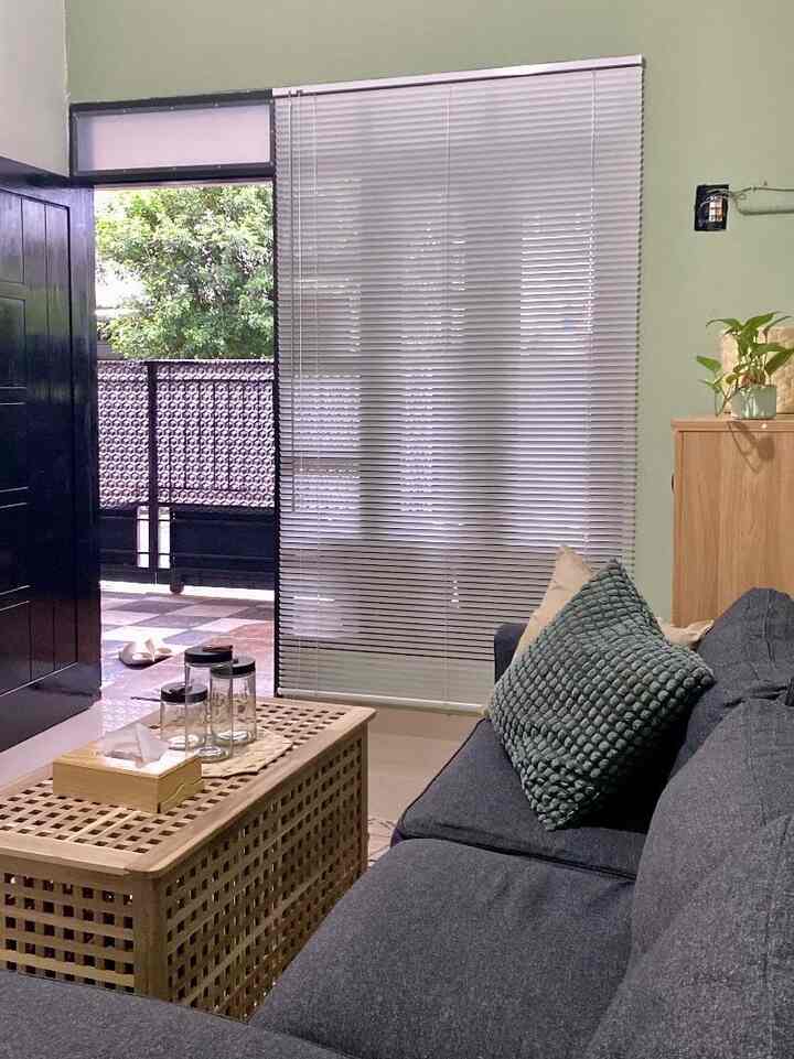 Akhirnya meja tamu di #umahurban sudah ada meja dan batal sofa nya. #livingroom #ikea 
