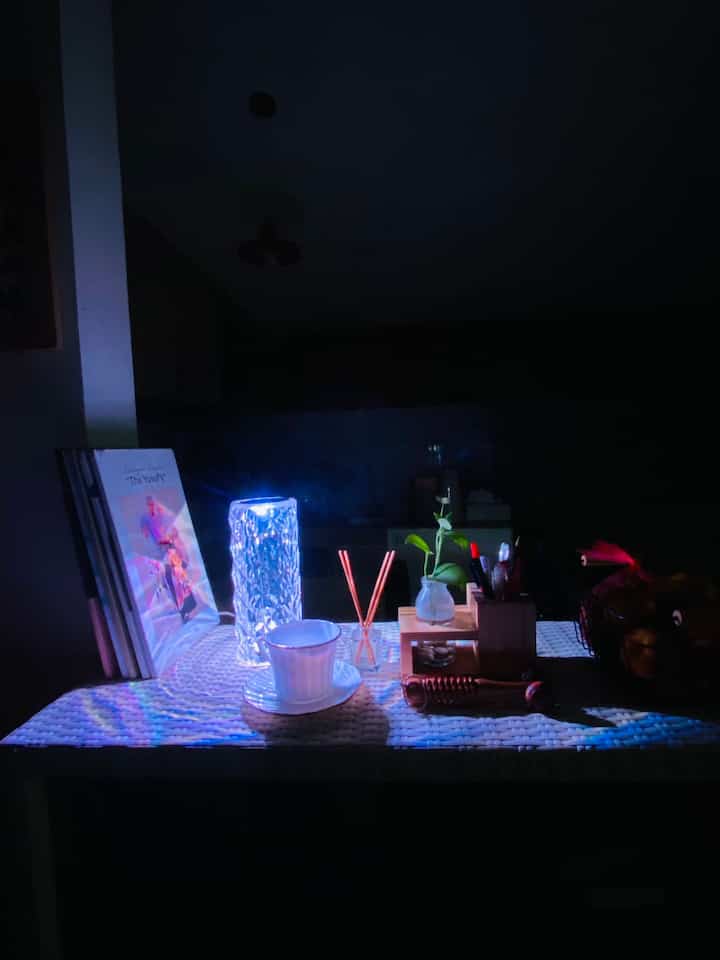 Bangun tidur ternyata sudah hari ke 2 di tahun 2025 🌙😁


#inspirasirumahsederhana #rumahdenganpekarangan 
#rumahpedesaan 
#rumahnyamansederhana
#omahuvie
#homedecor
#nightvibes