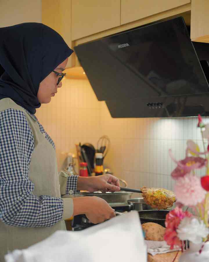 My Dream Kitchen.

Dari dulu emang pengen punya dapur Japandi yang estetik. Gak perlu yang besar tp bisa fungsional dan cukup aku gunakan sehari2.

Karena dapur ini open space dengan ruang keluarga, jadi memaksa aku untuk tetap bersih dan looks nice.

#MyDreamKitchen #KitchenRenovation #KitchenStyling #KitchenJapandi #JapandiKitchen #KitchenSet #KitchenMinimalis