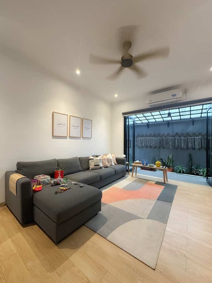 Multifunction room, aka multipurpose room. The decoration of the living room was slightly changed when the children were on vacation yesterday, all the toys were placed in this room, so that their play was centralized and their mother could monitor them more easily. 

Actually, there is furniture that is used as a storage for children's toys in this room, namely the IKEA VIMLE sofa, and the storage space is quite large. My youngest child always takes apart and tidies up his own toys on the sofa. Then there is this IKEA RASKOG trolley which also really helps my child to mobilize his own toys. Then there is the IKEA MALA whiteboard, this whiteboard is not only used by my youngest child, even his older brother who is in high school still often scribbles here. 

#children-friendlyhome
#children-friendlymaterial
#children-friendlyfurniture
#ikea
#storageideas