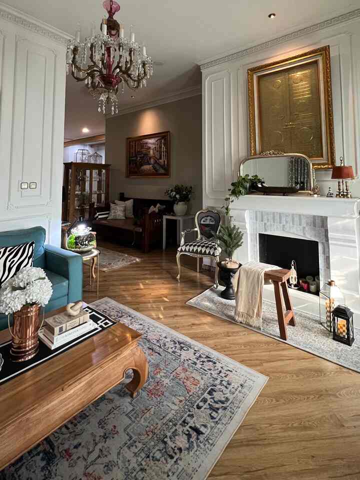 𝑴𝒂𝒕𝒆𝒓𝒊𝒂𝒍 𝑵𝒚𝒂𝒎𝒂𝒏 & 𝑹𝒂𝒎𝒂𝒉 𝑳𝒂𝒏𝒔𝒊𝒂

Creating a comfortable & senior-friendly home for our parents involves choosing materials that are safe, durable, easy to maintain, and comfortable. The following are some materials that have been applied at #rumahlimut: 

1. 𝐋𝐚𝐧𝐭𝐚𝐢 (slides 1-5)
    * 𝑵𝒐𝒏 𝑺𝒍𝒊𝒑 𝑴𝒂𝒕𝒆𝒓𝒊𝒂𝒍 l: Almost all areas in #rumahlimut use textured SPC flooring so that it is rough, non-slip and safe, especially for the elderly. 
    * 𝑷𝒂𝒓𝒒𝒖𝒆𝒕 𝒅𝒆𝒏𝒈𝒂𝒏 𝑴𝒂𝒕𝒕𝒆 𝑭𝒊𝒏𝒊𝒔𝒉: For the bedroom & living room area, we use parquet to make it comfortable, warm & not slippery when stepped on. Wood material also functions to dampen sound so that the room atmosphere can be quieter. * 𝑲𝒂𝒓𝒑𝒆𝒕 𝑩𝒆𝒓𝒃𝒖𝒍𝒖 𝑷𝒆𝒏𝒅𝒆𝒌: Soft yet thin carpet, in high traffic areas & seating areas to reduce tripping hazards, dampen the sound of footsteps and add comfort when stepped on without shoes. 2. 𝐌𝐚𝐭𝐞𝐫𝐢𝐚𝐥 𝐅𝐮𝐫𝐧𝐢𝐭𝐮𝐫𝐞 (slide 6)
* 𝑲𝒂𝒊𝒏 𝑺𝒐𝒇𝒂 𝑨𝒏𝒕𝒊 𝑵𝒐𝒅𝒂: There is a synthetic leather 𝒅𝙖𝒚-𝒃𝙚𝒅 in #rumahlimut so that dust is easy to clean.
3. 𝐅𝐢𝐭𝐮𝐫 𝐃𝐚𝐩𝐮𝐫: (slide 7)
* 𝑷𝒐𝒕 𝑭𝒊𝒍𝒍𝒆𝒓: A water tap installed in the stove area adds comfort to cooking activities, including: reducing the possibility of accidents due to water spills when carrying water from the sink, ideal for the elderly who are physically limited in lifting heavy objects such as pots of water.

4. 𝐏𝐞𝐧𝐜𝐚𝐡𝐚𝐲𝐚𝐚𝐧: (slide 8)
* 𝑳𝒂𝒎𝒑𝒖 𝑴𝒂𝒍𝒂𝒎: A night light with a dark sensor in the bedroom & living room area that will turn on when the room is dark, so that when we enter the room we don't bump into something.
5. 𝐎𝐮𝐭𝐝𝐨𝐨𝐫: (slide 9)
* 𝑨𝒓𝒆𝒂 𝑳𝒂𝒏𝒅𝒂𝒊: We install textured natural stone in the sloping outdoor area so that it is not slippery when opening the gate after activities outside, especially if it rains.

#seniorfriendlyhome
#comfortablematerial
#seniorfriendlymaterial
#safematerial
#AestheticWallpaper
#WallpaperWall
#seniorfriendlyhome
#seniorfriendlymaterial
#seniorfriendlyfurniture
#SPCfloor
#venetianmirror
#sensorlight
#nightlamp
#nightlight
#parquetfloor
#antislipcarpet
#LongCarpet
#potfiller
#stovetap
#texturednaturalstone
#bedroom
#kitchen
#corridorcarpet
#daybed
#syntheticleatherfabric
#maximalist