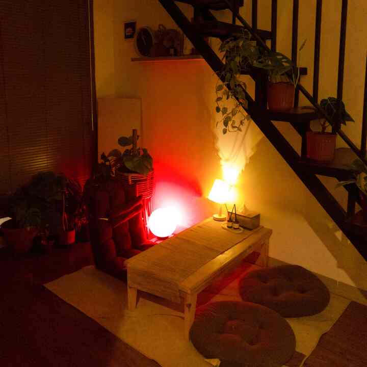 Dibawah Tangga~

Tempat favoritku menghabiskan waktu, space favorit aku dalam bekerja, makan dan membaca buku.

Aku suka sekali ambience ketika malam hari disini, vibesnya syahdu dan romantis💗✨

#BangkuDuduk #RuangMultifungsi #MomenDiRumah #InspirasiDekorasi #RuanganFavorit