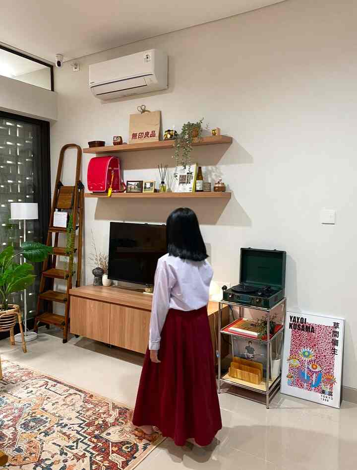 Konsep rumah yg ramah bagi anak untuk kami berarti dari segi pemilihan furniture dan dekorasi semuanya harus aman untuk anak-anak 🤗👦🏻👧🏻

#mejabelajaranak #mejabelajarikea #selimutanak #spreianak #rumahramahanak #materialramahanak #FurniturRamahAnak 