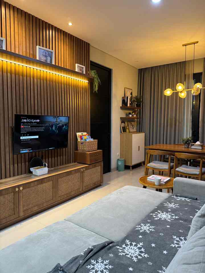 Tempat me-time ku berdua suami❣️❣️❣️

#livingroom 
#ruangkeluarga 
#rumahdeveloper #rumahcluster #bekasi #bandung
#monodeluxe #hpl #woodgrain #belajar #unpar #bis #saya jani ya ibu ❣️