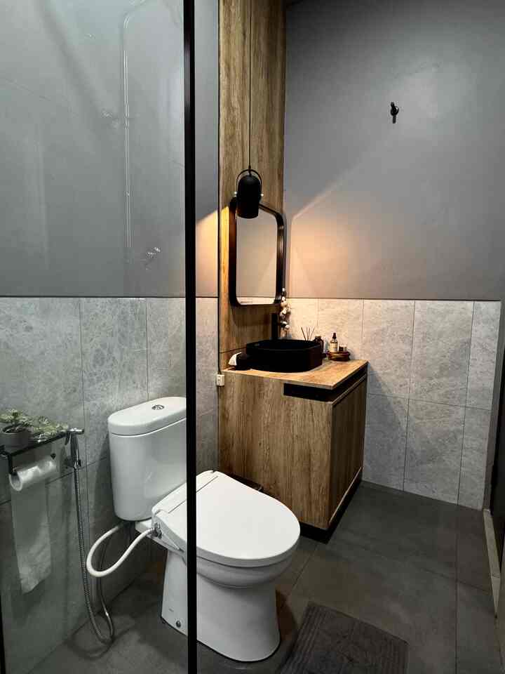 Renovasi Bathroom 

Mengganti wastafel set dan floor drain karena memang rusak tidak berfungsi 

Diganti menjadi warna hitam semua agar lebih maskulin lagi kamar mandinya 

#bumitimi #keramikkamarmandi #wastafelkamarmandi #floordrain #renovasikamarmandi #bathroommakeover #inspirasikamarmandi #kamarmandiabu
