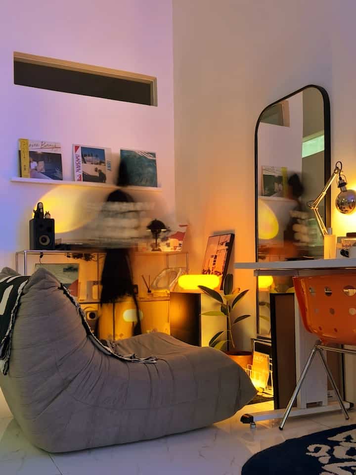 New Favorit Spot in AK HOUSE 🫶✨
-
Ternyata menambah 1 furniture bisa bikin ruangan nampak estetik. seperti menambah Sofa di sudut ini menambah kenyamanan dan pelengkap estetika ruangan. spot ini bisa digunakan untuk sekedar bersantai , mendengarkan alunan turntable records dan bisa jadi spot foto OOTD juga 
-
banyak banget ya manfaat mengubah layout ✨ 


#CatDinding #LantaiGranit #RakSusunStainless #AmbalanKecil #CerminFullBody #SofaTogo #nightvibes #minimalis #rumahidaman #angkahouse