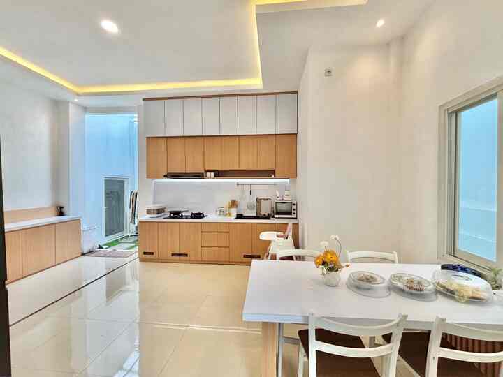 Area dapur dan ruang makan di rumah kami #BTNOAS10 #RumahCompact #RumahMungil #interiorjapandy #rumahidaman