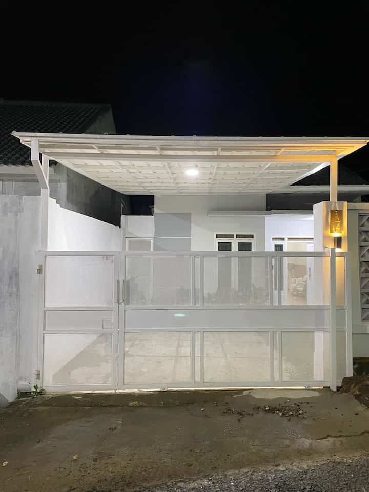 Suasana malam fasad rumah ✨

#FasadRumah #FasadRumahMinimalis #RumahMinimalis #CatEksterior #PagarMinimalis #KanopiAlderon