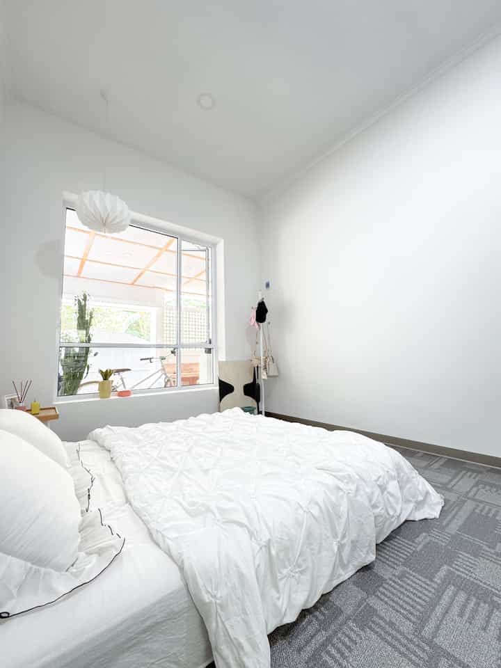 In the newly renovated room 4 months ago, we used SPC flooring on the floor with an abstract motif, the impression looks like an expensive carpet that looks very elegant, many say it looks like a hotel floor. 😁

In addition, the chandelier also adds an elegant impression to this room. Even when it is turned on (see slide 4).

After some time near the chandelier, Mba Rimara added a wall clock with a unique design and a wall spotlight that can also be used as a night light or reading lamp.

Hopefully it inspires 🩵

#ElegantOnBudget #DesainRumahElegant #SederhanaMewah #CatRumahMewah #LantaiSPC #SPCFlooring #Chandelier