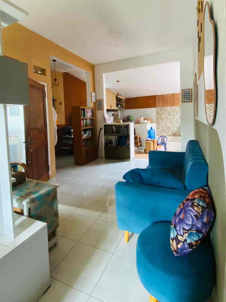 Ruangan yang sering kita gunakan untuk segala aktivitas, karena berdekatan dengan dapur yang open space.

Walaupun diluar gelap karena hujan besar, ruangan ini masih terang karena cahaya dari dapur. 




#inspirasirumah #rumahsederhana #rumahnyaman #rumahkuSurgaku  #livingroom #dapuropenspace



