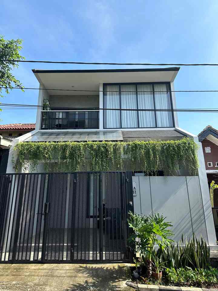 Menemukan rumah impian modal “Nekat”
Dulu aku dan suami membeli rumah second modal nekat dana yang minim. Tapi rumah memang seperti jodoh, kalau memang jodohnya akan dapat juga. Akhirnya rumah kebeli dan bisa kamu renovasi ulang di tahun ke 8 pernikahan. Saat ini rumah kami menjadi tempat ternyaman buat keluarga 🤎
#MiniHouseTour
#CeritaRumahku
#InspirasiRumah
#Homedecor
#Homestyling
#Homeinspo
#Rumahkusurgaku
#rumahmodern 
#modernindustrial