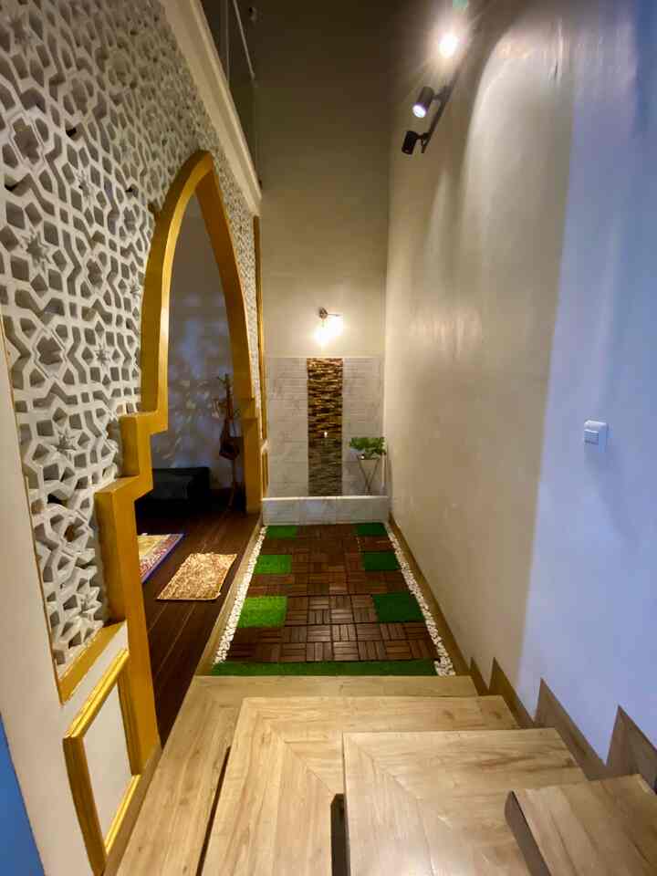 Top 5 best buy versi rumah jovinca, adalah barang2 on budget tapi bisa bikin rumah tampak berbeda dan lebih homey
1. Decking tile flooring (kayu dan rumput) yang ada di area wudhu : bikin flooring tampak elegant
2. Lampu gantung bulat di area bathroom : bentuknya super aesthetic
3. Cermin bulat di area bathroom : harga super affordable tapi bisa bikin kamar mandi cantik
4. Sprei bedcover by my love di bedroom: sprei ternyaman dan ter enak yg pernah aku beli, nyaman dan motifnya cantik
5. Kap lampu putih di ruang tamu: cuma beli kap nya bisa membantu banget bikin DIY lampu pojok yg super aesthetic

#deckingtileflooring #lampureeltrack #lampudindingaesthetic #tanamanartificial #catdindinggold #top5bestbuy #rekomendasiproduk #AmbassadorPick