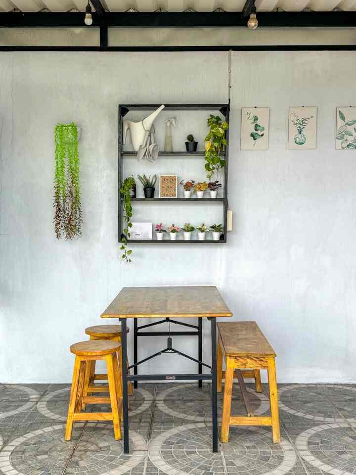 🌺Top 5 Best Buy-latest #rumah.inoy

Incidentally, Ibok is redecorating the sitting area in this rooftop garden. Previously, we used mini cacti. But over time, they "ended" too. Only one was left. Finally, Ibok chose artificial plants. The ones that require minimal maintenance 😂 and of course, all these items are cheap and cheerful. for ik*a products, ibok really got them at a cheap price through the end of year sale program last year 🤭😍 

1. white hanging pots
2. 3pcs artificial hanging plants
3. set of 3 ik*a gardening tools (trowel, fork, shovel)
4. ik*a artificial succulent plants (black pots)
5. set of 3 colorful mini eucalyptus leaf pots - (ik*a)

what do the neighbors think about the results?... 😁

#Paint #WarnaCatRumah #CatLuarRumah
#Top5BestBuy
#ProductRecommendations
#AmbassadorPick
#housegram
#homecafe 

