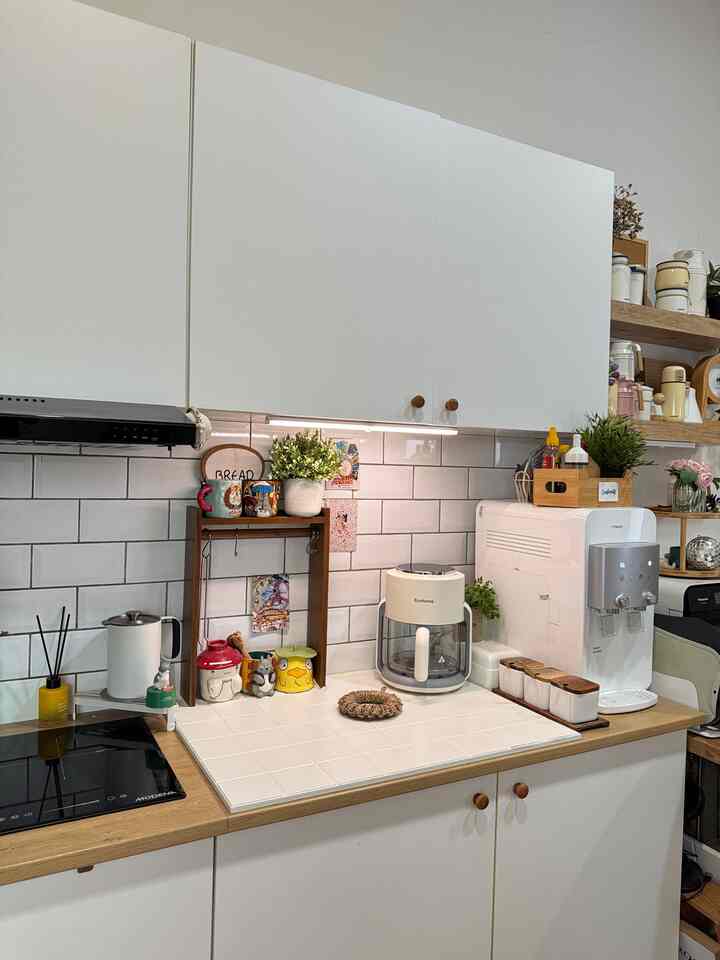 Top 5 best buy versi kyle home

1. Air fryer ecohome - bowlnya transparan jd masak bisa sambil liat tingkat kematangan
2. Domi Bed - euro - tingkat keempukan firm ngebantu support tulang belakang
3. Joseph joseph steel dish rack - suka banget soalnya bisa digedein. Jd muat banyak
4. Coway water purifier - bukan barang baru tp selalu jadi best buy aku soalnya udh ga pernah beli air galon lagi
5. Wadah roti - fungsinya ga cuma buat roti tp bisa bikin rapih segala perintilan buat sarapan kaya teh dll


#Top5BestBuy #RekomendasiProduk #AmbassadorPick #airfyer #waterpurifier #dapurmini #dapurminimalis 
