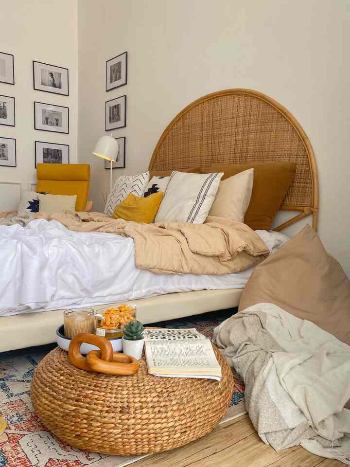Spill Top 5 Best Buy Versi Aku! ✨⁣

Bukan barang baru, tapi selalu jadi favorit & nggak pernah nyesel beli! 😆💛⁣

1️⃣ Arch Rattan Headboard – Bikin kamar jadi aesthetic & iconic!⁣
2️⃣ Wall Moulding – Sentuhan kecil yang bikin dinding lebih elegan!⁣
3️⃣ Kursi Poang IKEA Kuning – Tempat duduk terenak buat santai & baca buku 📖
4️⃣ Standing Lamp – Pencahayaan warm yang bikin suasana makin homey, dan sekaligus jadi side table~
5️⃣ Karpet 2x3 m – Bikin kamar jadi standout dan cozy ✨

#HeadboardRotan
#WallMoulding
#KursiBerlengan
#StandingLamp
#KarpetAbstrak
#Top5BestBuy
#RekomendasiProduk
#AmbassadorPick