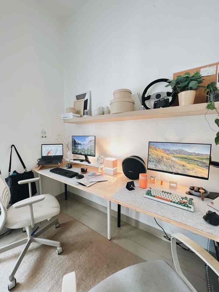 Rekomendasi Furniture Home Office.

Top 5 Best Buy Furniture di home office casadirio:
- Papan Kayu FJL: karena ukuran home office kami gak terlalu besar, kami mencoba untuk mengcustom papan kayu FJL sebagai meja kerja kami, kenapa FJL? Karena kami ingin sekali punya meja kerja dgn corak kayu kotak FJL, karena di IKEA meja FJL cukup mahal, akhirnya kami mengcustom di meubel kayu dgn harga yang lebih murah namun kualitasnya bagus.
- Adils: kami butuh kaki meja yang bisa diadjust dan tidak memakan banyak space, akhirnya untuk pemilihan kaki meja kami pilih menggunakan adils.
- Flintan: untuk kursi kerja istri kami memutuskan untuk beli flintan, disamping harganya affordable, kursi tersebut sudah ergonomis.
- Markus: untuk kursi kerja pak su, beliau memilih markus karena kursi tersebut seperti kursi gaming tp secara style cocok banget sama tema rumah kami.
- Lack: ambalan lack ikea ini kami pasang karena disamping harganya murah, ambalan tsb cocok untuk ruang kerja kami.

Semua produk diatas adalah top 5 best buy kami berbelanja di IKEA untuk home office kami.

#Top5BestBuy #RekomendasiProduk #AmbassadorPick #Cat #MejaKerja #SetMejaKerja #KayuFJL #KayuMDF