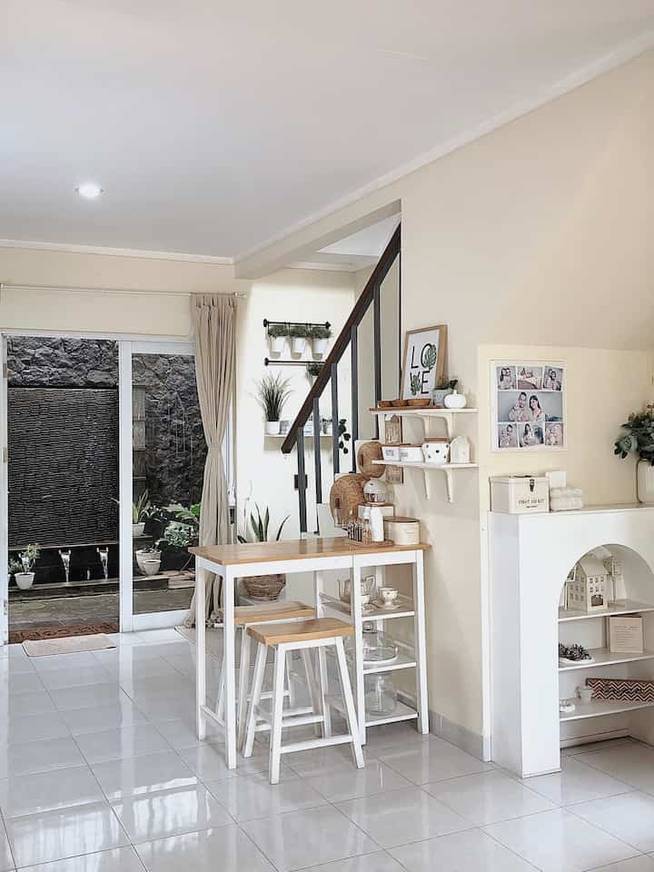 The part of the house that we like the most is of course the open space on the 1st floor, living room, dining room and kitchen, but what we like the most on the 1st floor is the dining room which, besides being used for eating, can be a place for us as a family to just have tea or coffee while chatting. The favorite room is still the work room which is temporarily still combined with the children's bedroom, and we also add to the aesthetics of the house with wall decorations that fit perfectly with our house. We just want to always make our home comfortable in our own way

#MiniHouseTour #CeritaRumahku #InspirasiRumah #RumahOpenSpace #RumahTanpaSekat #LivingRoomDiningRoom #CatDulux #MejaMakan #RakAesthetic #PrintilanAesthetic #InspirasiRuangMakan #Bedroom #officeroom #DinningRoom #DinningRoomAesthetic #DinningRoomScandinavian 
#Japandi #Koreanstyle #Scandinavian
