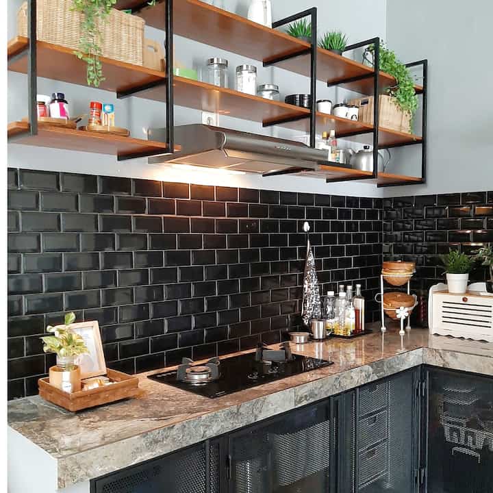 Because I wanted an industrial look, I adjusted everything, starting from choosing a simple open cabinet model, choosing materials that use a lot of iron & of course the color is black and gray with a touch of wood & white. 

#Industrial Kitchen #makeoverdapur #stylingdapur #dapurimpian #kabinetdapur #openshelving