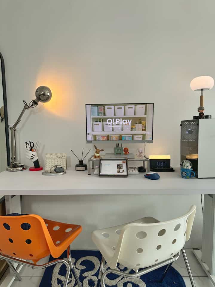 Desk Setup Minimalist 🤍
-
cita” aku pengen punya desk setup buat kerja yang temanya serba putih, jadi meja kerjanya ini dapet di barang bekas kakinya lalu di repaint putih dan top tablenya pesen di Jepara  disulap menjadi putih dengan sticker interior , looksnya simple yang penting kita nyaman buat duduk disini


#DeskSetup #MejaKerja #MejaMinimalist #CatDinding #RumahMinimalis #kursiestetik #lampumeja #angkahouse 