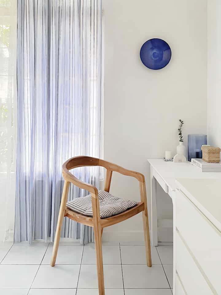 Sederhana namun memukau. Tirai linen adalah pilihan baru saya untuk keanggunan yang mudah di setiap ruangan 🤍

#kantorrumah
#ruangkerja
#mejabelajar
#rumahminimalis
#skandinavia
#pesisir
#rumahpesisir