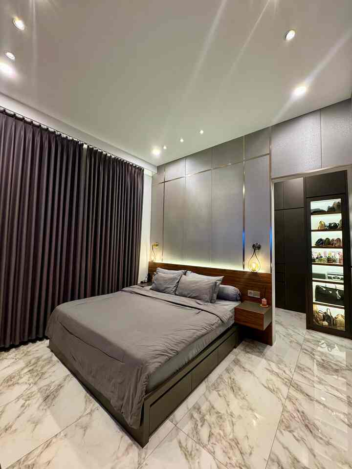 Suasana baru di kamar utama #tentramdihuni 

#kamarutama #kamartidur #masterbedroom #inspirasikamar #kamartidurminimalis #bedroomdesign #bedroomideas #bedroominspiration 