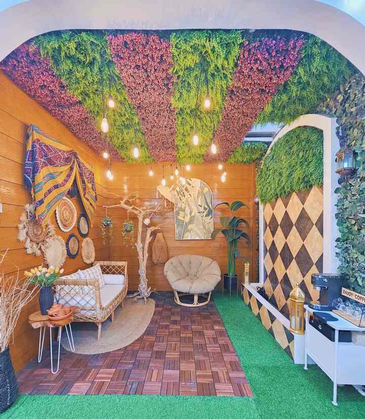 ‼️ Material Low Budget Aesthetic

Untuk menghemat budget, di area indoor garden sekaligus lounge ini, kami menggunakan dua material yang low budget: 

✅ “Dek lantai” atau “floor decking” yang bahan dan motif kayu

✅ Rumput artificial 

 Sehingga bagian lantainya tidak dikeramik tetapi hanya di semen saja. Dengan menggunakan rumput artificial dan floor decking  Bagian lantainya tidak dikeramik tetapi hanya di semen saja, selain hemat budget untuk biaya keramik dan tukang, juga memberikan kesan yg natural pada area ini.

#tanamanartificial #airmancur #lampugantung #rumputartificial #woodplank #lampudinding #materialrenovasi #materialmurah #renovasiaffordable